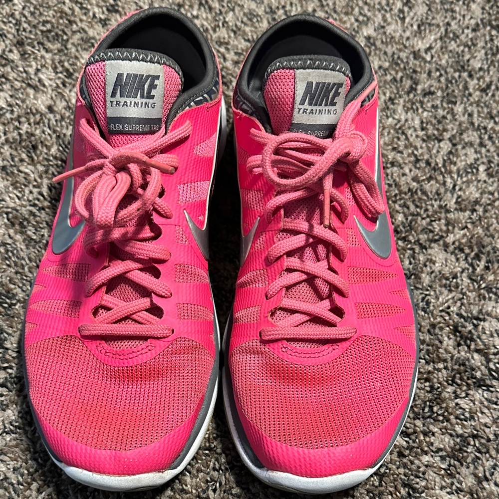 Nike Flex Women's Bright Pink Athletic Shoes